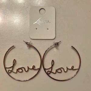 Rose Gold “Love” Earrings with Nice Uncommon James White Box